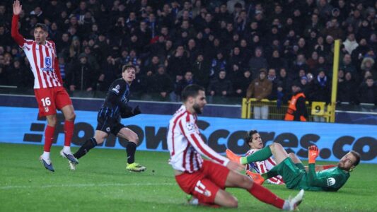 ملخص مباريات دوري أبطال أوروبا: احتفال لاعبي باير ليفركوزن بعد هدف باتريك شيك