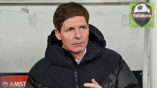 أوليفر غلاسنر مدرب كريستال بالاس يتحدث في مؤتمر صحفي