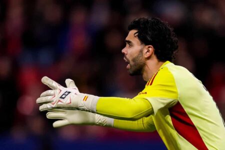 دافيد رايا حارس مرمى إسبانيا في تدريبات المنتخب الوطني قبل كأس العالم 2026
