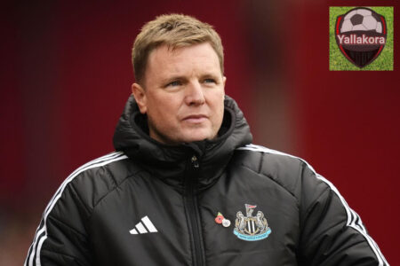 لاعبو نيوكاسل وسندرلاند يتنافسون على الكرة في ديربي الشمال الشرقي