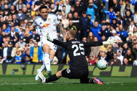 لاعبي ولفرهامبتون بعد خسارة قاسية في الدوري الإنجليزي الممتاز