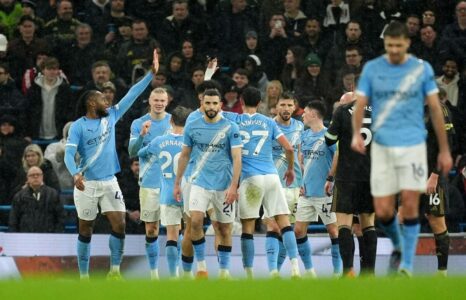 لاعبي مانشستر سيتي يناقشون مستقبلهم بعد رحيل جوارديولا