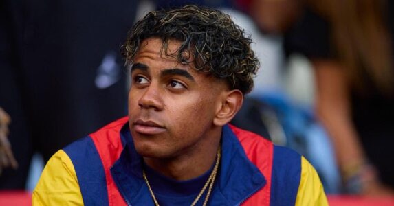 لامين يامال لاعب برشلونة ومنتخب إسبانيا في تدريبات كأس العالم