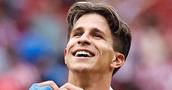 احتفال لاعبي أتلتيكو مدريد بعد تسجيل هدف ضد مالاجا في الليغا
